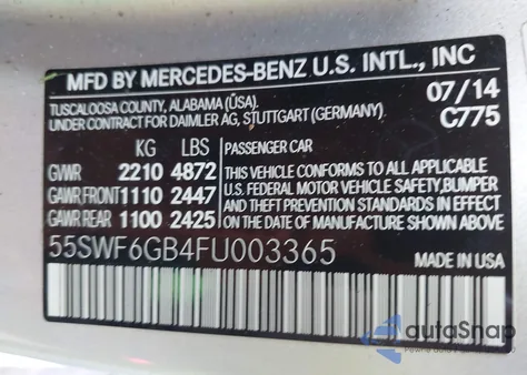 2015 Mercedes-Benz C 400 4Matic z USA, uszkodzony, nr VIN 55SWF6GB4FU003365